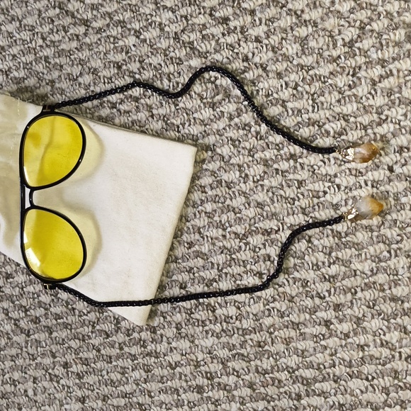 Stylish Black and Yellow Sunglasses - Picture 4 of 8